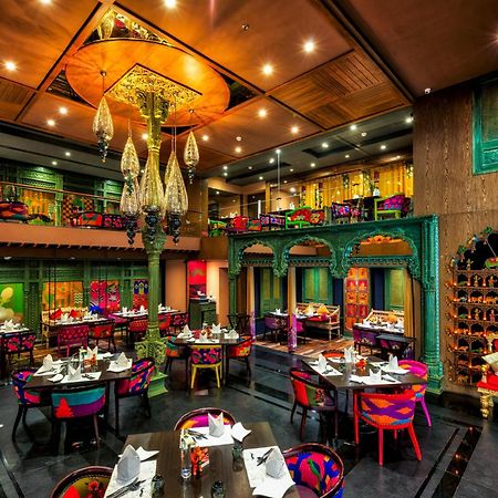 แกรนด์ เจนไน บาย จีอาร์ที โฮเต็ล Hotel เชนไน ภายนอก รูปภาพ Interior of the restaurant