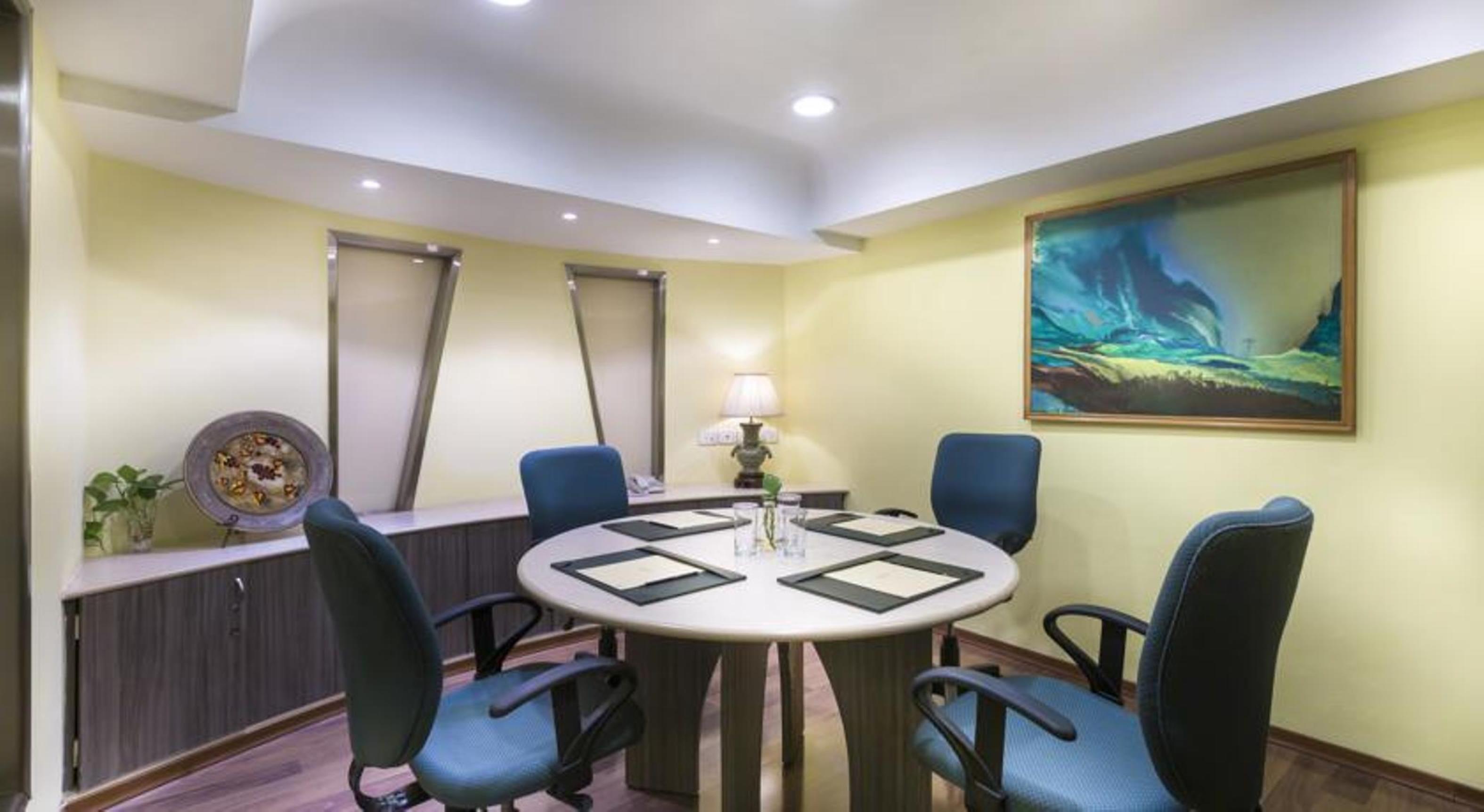 แกรนด์ เจนไน บาย จีอาร์ที โฮเต็ล Hotel เชนไน ภายนอก รูปภาพ Meeting room at the hotel