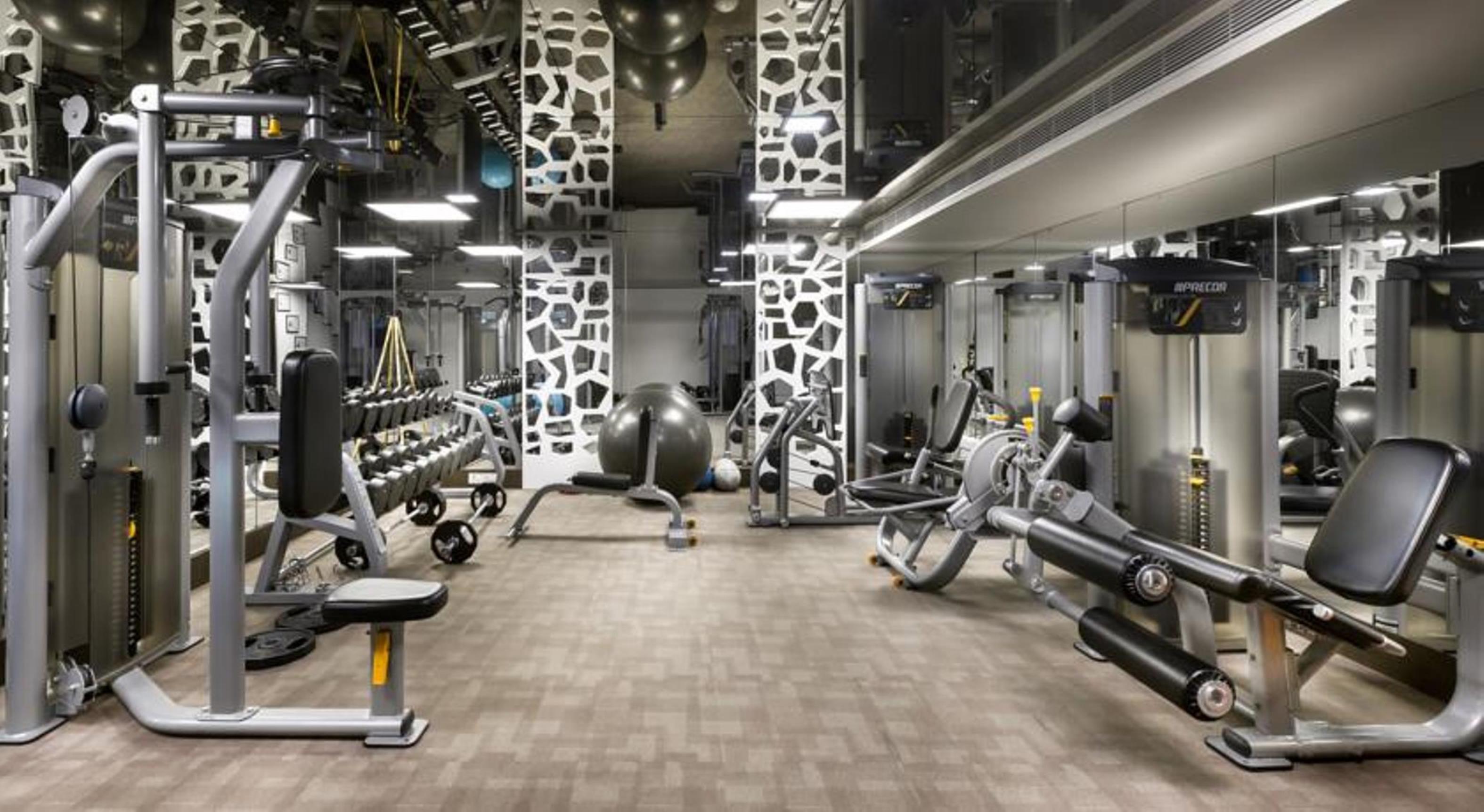 แกรนด์ เจนไน บาย จีอาร์ที โฮเต็ล Hotel เชนไน ภายนอก รูปภาพ The gym at The Ivy Collection, 2019