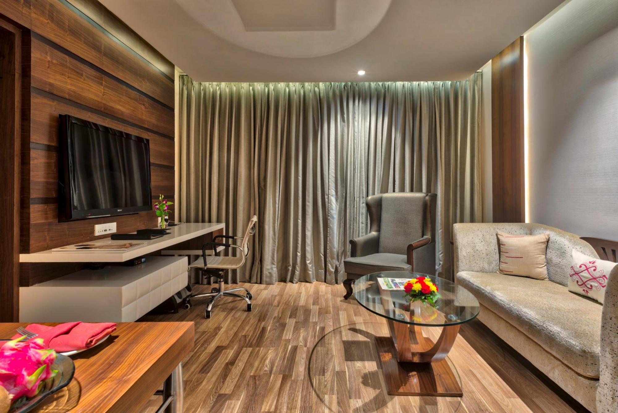 แกรนด์ เจนไน บาย จีอาร์ที โฮเต็ล Hotel เชนไน ภายนอก รูปภาพ Suite room at the hotel