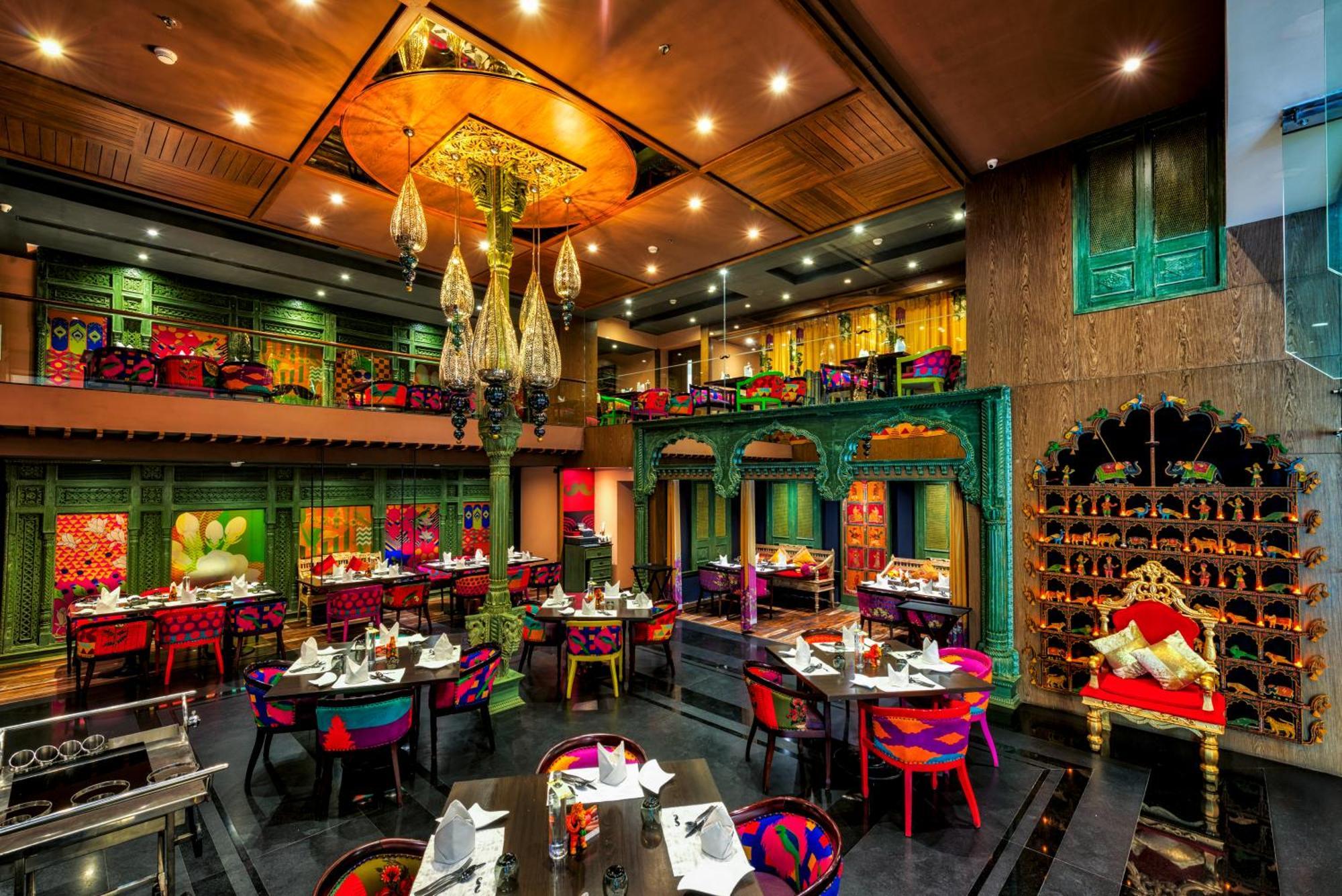 แกรนด์ เจนไน บาย จีอาร์ที โฮเต็ล Hotel เชนไน ภายนอก รูปภาพ Interior of the restaurant