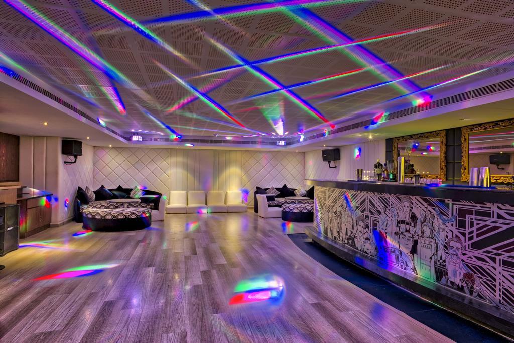 แกรนด์ เจนไน บาย จีอาร์ที โฮเต็ล Hotel เชนไน ภายนอก รูปภาพ The interior of the nightclub